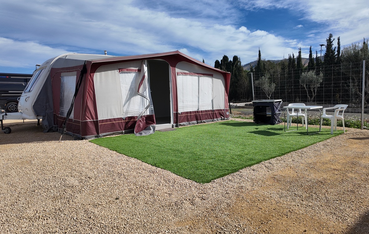 Newly Renovated Caravan & Awning For Sale On Camping Benisol, Benidorm – €27,500
