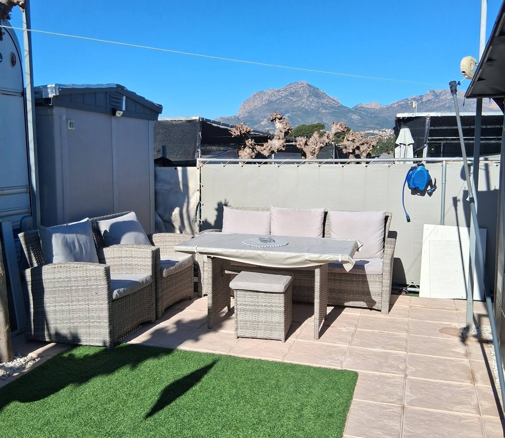 Stunning Caravan & Awning For Sale On Camping Villamar, Benidorm – €52,000